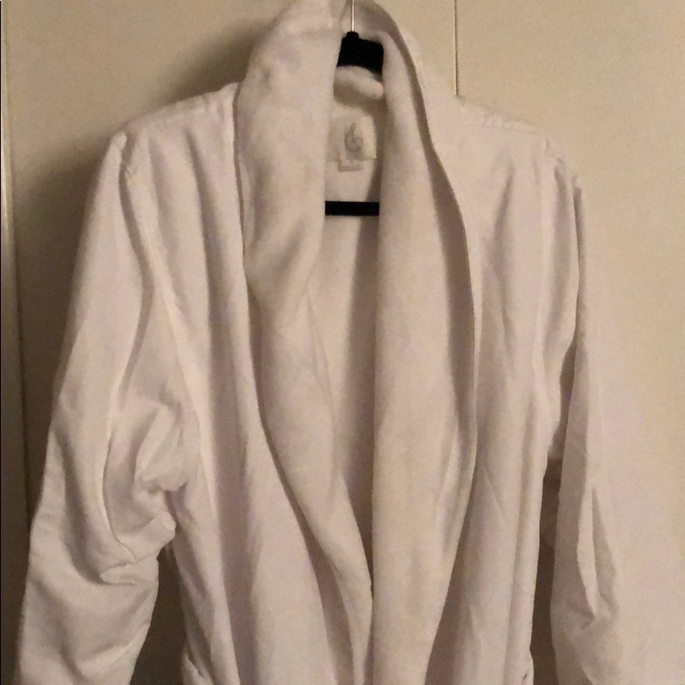Luxury Bath Robe - Picture 2 of 7